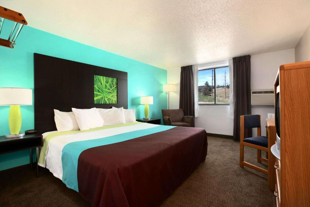 Rapid City Hotel | Super 8 by Wyndham Rapid City Rushmore Rd