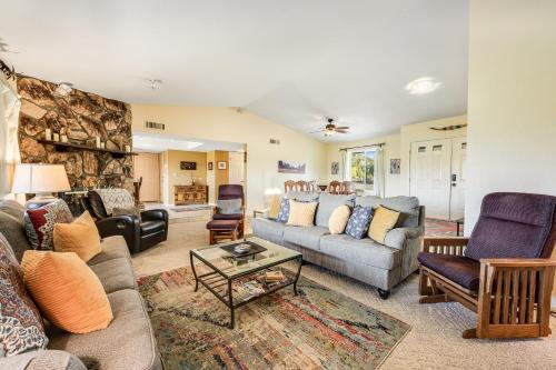 Cave Creek House | Surrey's Oasis