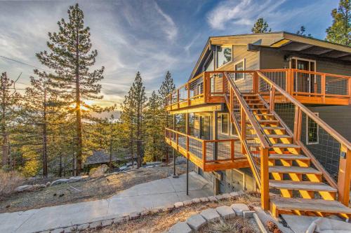 Tahoe Village House | Tahoe Nirvana Mountain and Lake View