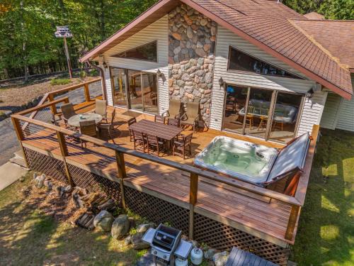 Eagle River House | Tall Pines Lodge in Eagle River WI