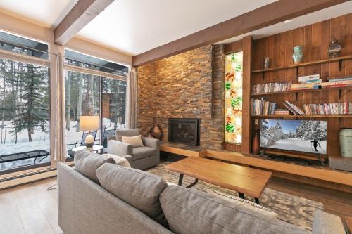 Warrior's Mark Apartment | Tamarisk Alpine Condo: Great Location, Pool/Hot Tub