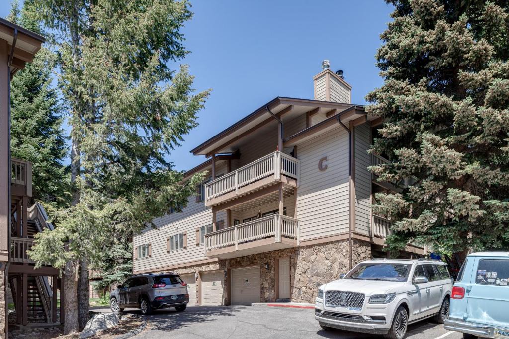 Teton Village Apartment | Teewinot C2