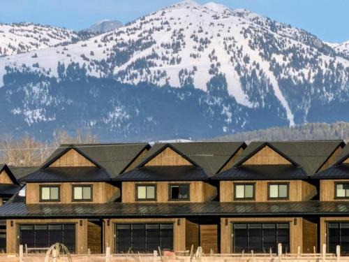 Driggs House | Teton Duo | Side-by-Side Homes | Hot Tubs+Walkable