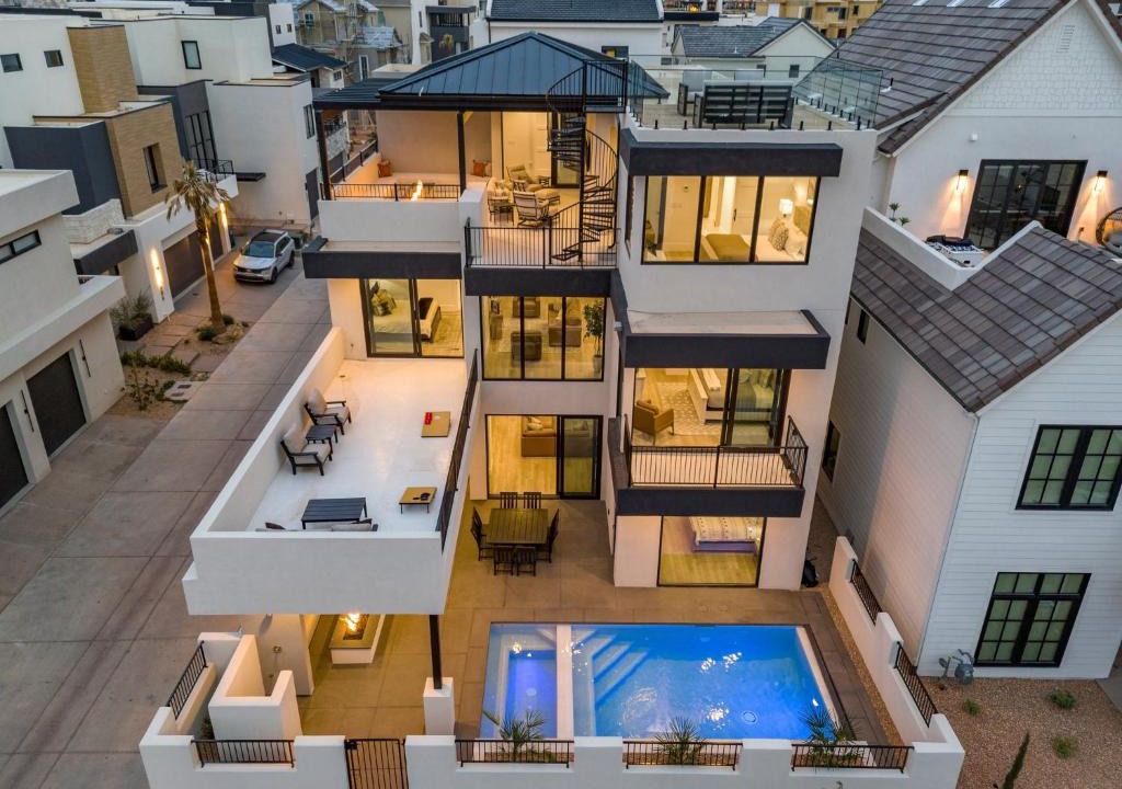 St. George House | The Castle home