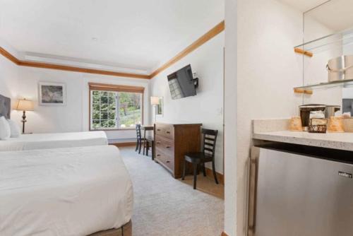 Beaver Creek Hotel | The Charter at Beaver Creek B235
