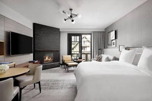 Vail Apartment | The Four Seasons, Vail - Luxury King Hotel Room