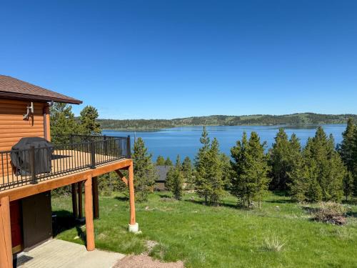 Georgetown House | The Grizzly Den