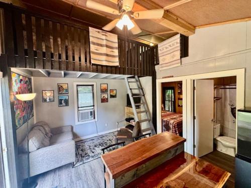 Eureka Springs House | The Holler Cabin