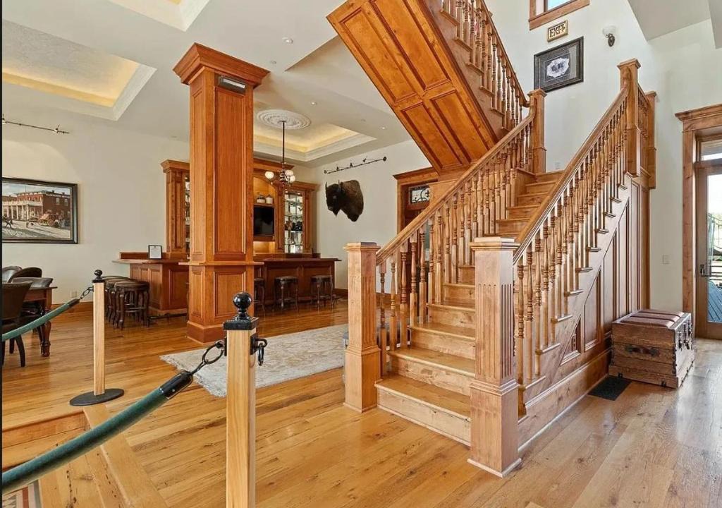 Custer Villa | The Kleemann House-1883 Historic Downtown Hotel