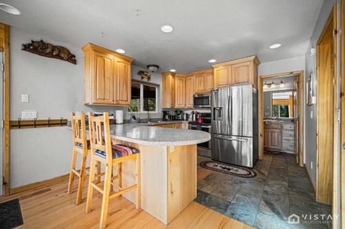 Duck Creek Village House | The Kool Kabin with Chill Deck, Fire Pit and BBQ Grill