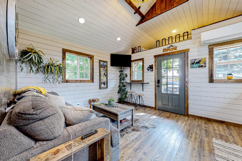 Evergreen House | The Montclair Drive Delight
