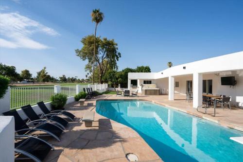 Moon Mountain Vistas House | The Nineteenth Hole