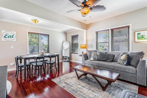 Three Oaks House | The Nook