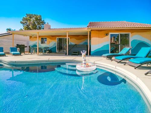 Bermuda Dunes House | THE PALMCATION - 4 bedrm, Saltwater Pool, Hot Tub, Game Room, 5 mi to Acrisure Arena