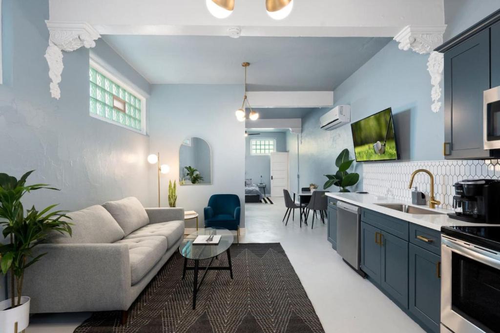 Downtown Phoenix Apartment | The Phoenix Modern Apt