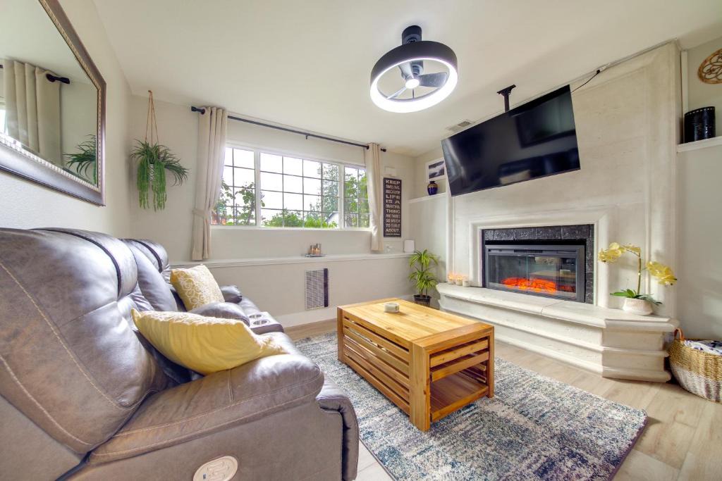 Silver Lake Apartment | 'The Silverlake Hideaway' - Chic Everett ADU