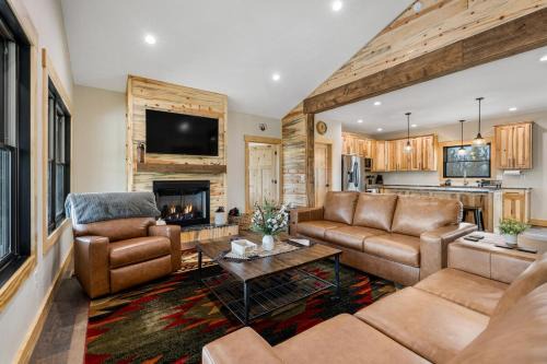 Crook County House | The Starry Pines