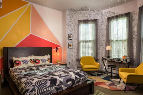 Five Points Bed & Breakfast | The Tower Room - Queen Anne Bed & Breakfast