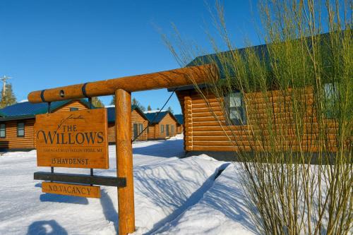 West Yellowstone Hotel | The Willows Cabins