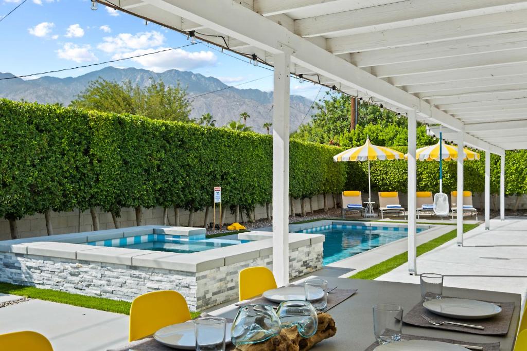 Palm Springs House | The Yellow Retreat