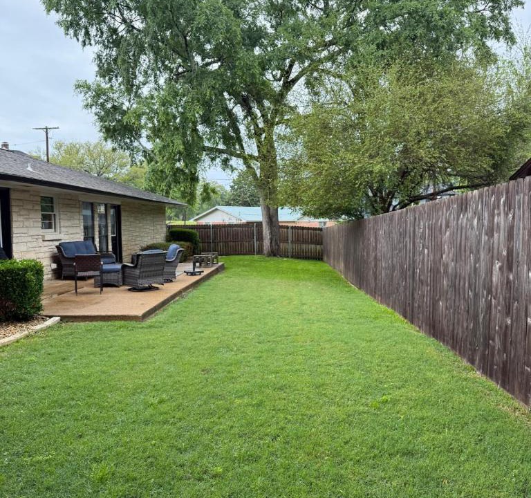 Jefferson House | This spacious 4-BDRM, 2-BA home is a western YeeHaw Haven