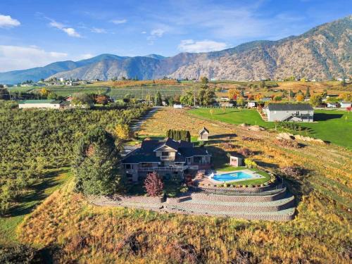Manson House | Three Lakes Haven - Pacific Retreats