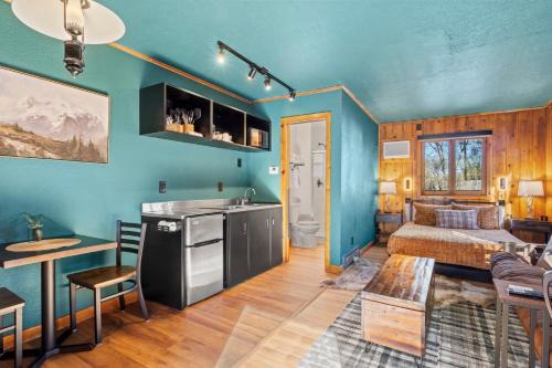 Colorado Springs House | Timber Lodge #29