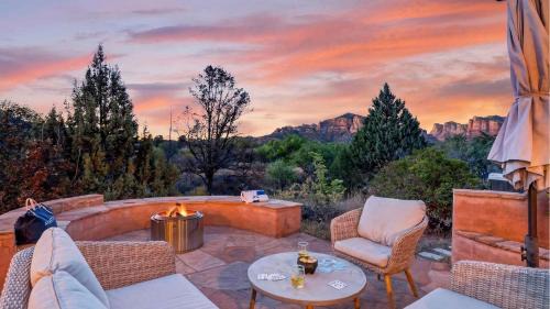 Oak Creek House | Timber Rock Retreat by AvantStay