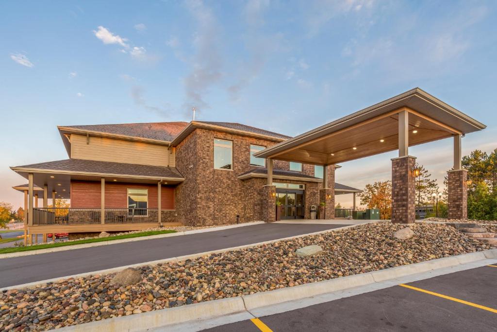 Staples Hotel | Timberlake Hotel