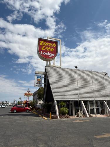 Yuma Hotel | Torch Lite Lodge