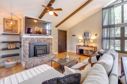 Flagstaff House | Townhome Near Dtwn Flagstaff: Grill, Golf & Relax!