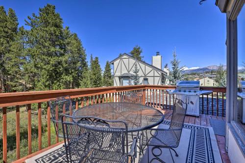 Fraser House | Townhome w/Club Access on Shuttle Stop