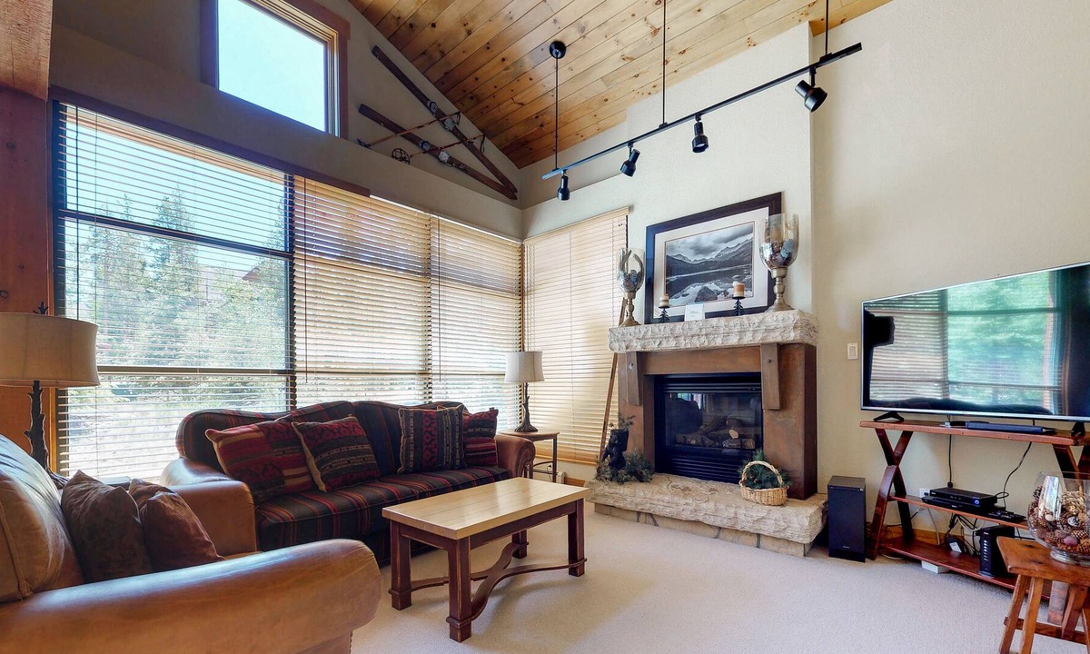 Keystone House | Townhouse Near the Slopes with Shared Heated Pool & Hot Tubs