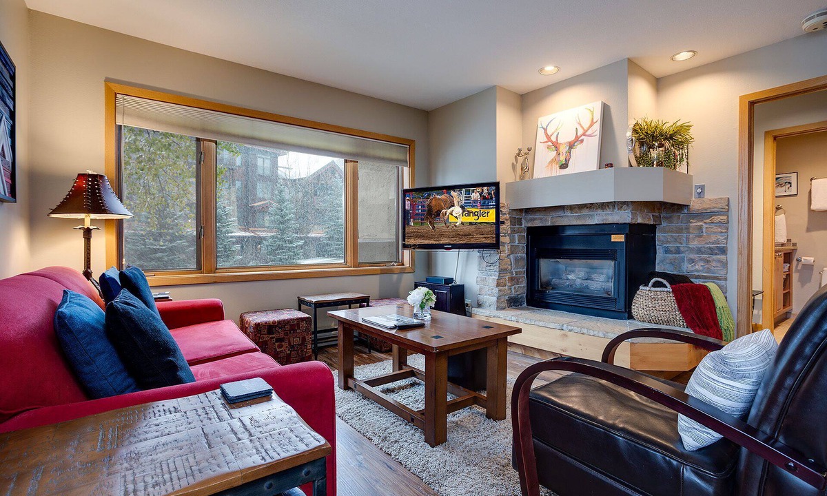 Steamboat Springs Condo | TR1104 | Updated Corner Unit | Winter Shuttle | 10 Hot Tubs | Close to Skiing