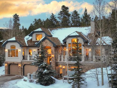 Historic District House | Trail walk to town, Panoramic views of Breck Resort, Hot tub, Elegant Finishes!