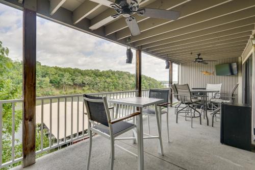 Osage Beach House | Tranquil Osage Beach Condo w/Waterfront Decks!