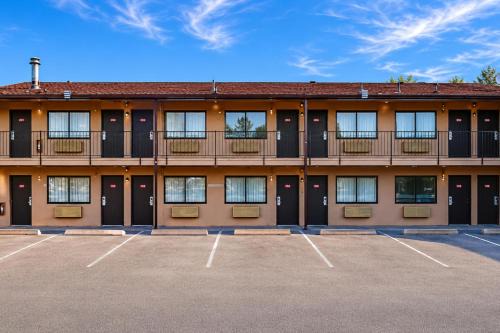 South Central Omaha Hotel | Travel Inn By OYO Omaha