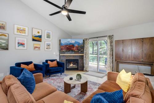 Colorado Springs House | Traveler's Terrace Old Colorado City Fire Pit