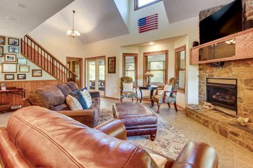 Lone Rock House | 'TroutFest' Riverfront Norfork Home, Great Fishing