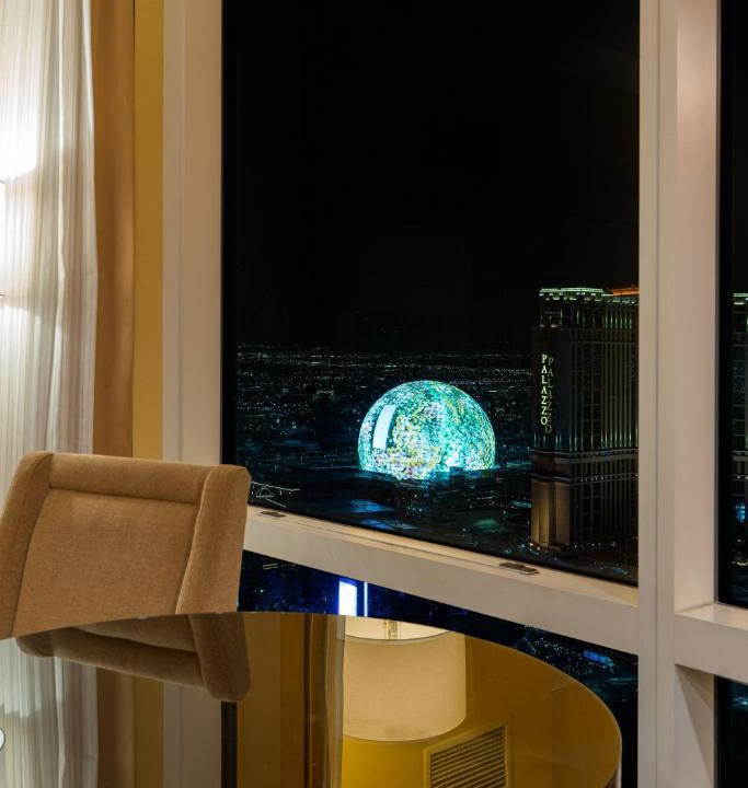 Las Vegas Apartment | TRUMP 56th Floor - Sphere and Strip View - No Resort Fees