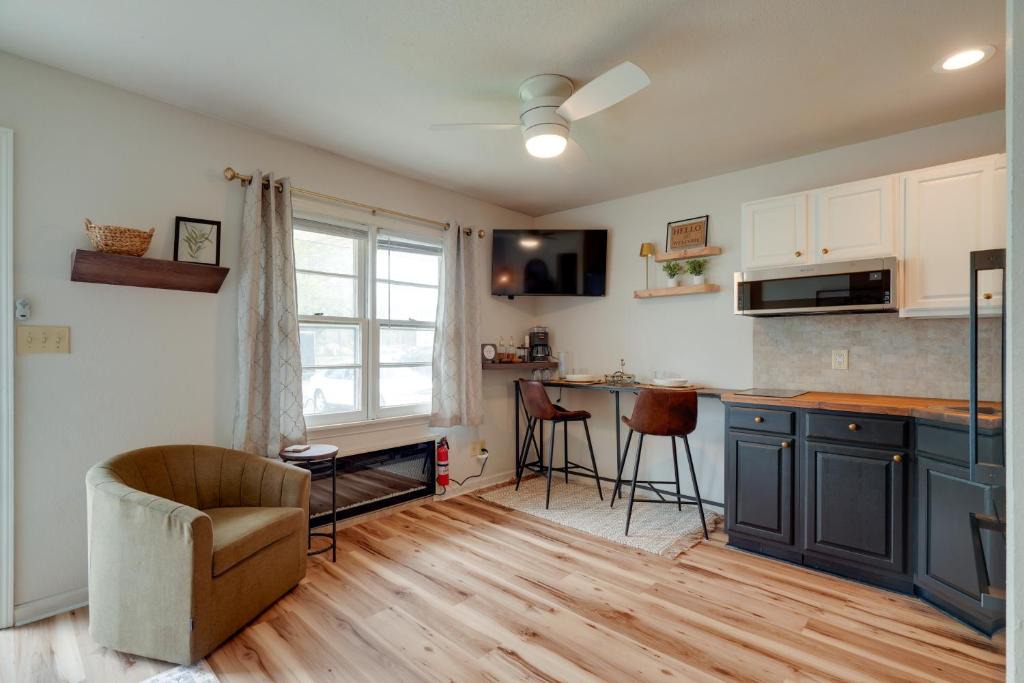 Ironton House | Ultimate Arcadia Valley Escape – 2 Combined Units!