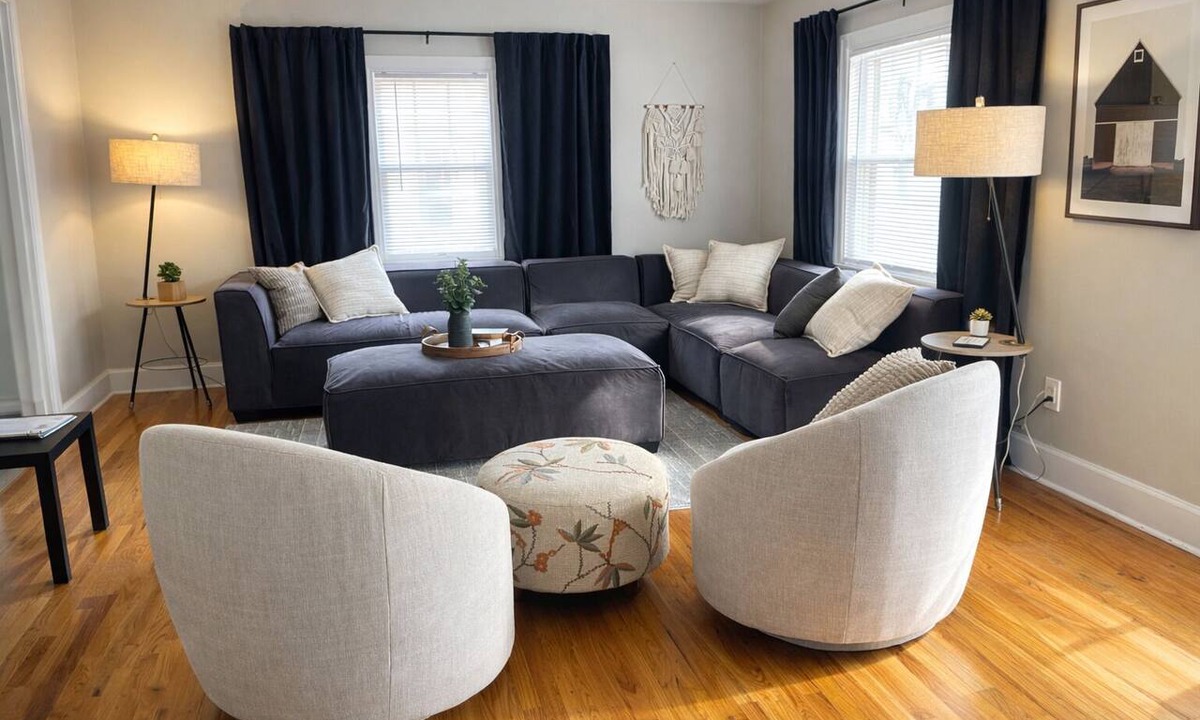 Greeley Apartment | UNC Upper Bungalow | King Beds, Grill & Hammocks