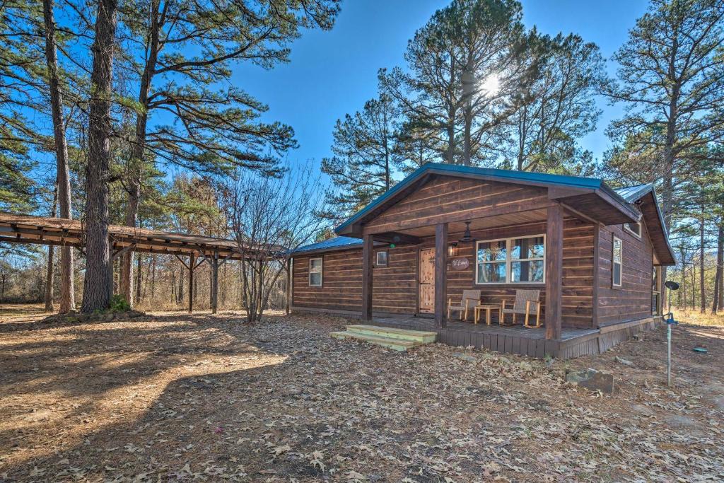 Big Cedar House | Updated Cabin w/Fire Pit: 2 Mi to UTV & Hike