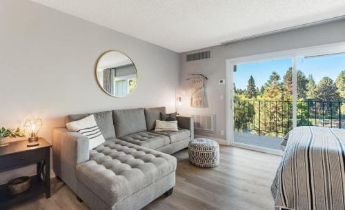 Bend House | Updated Condo with Deschutes River View