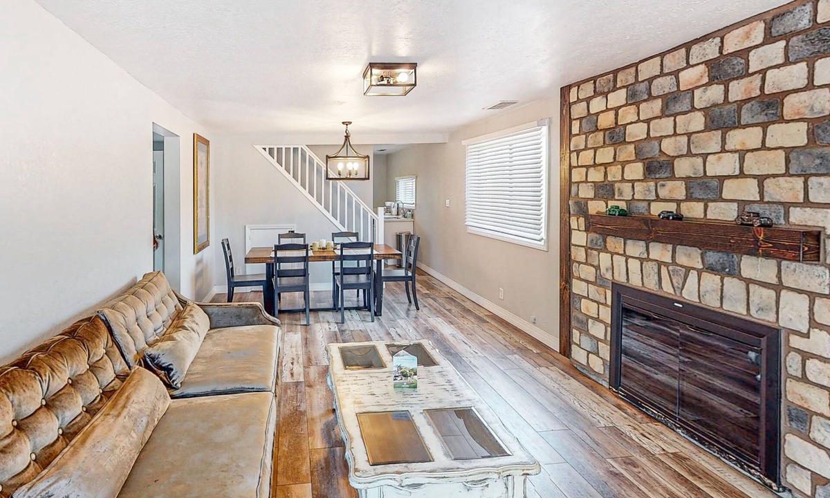 Flagstaff House | Updated home with mountain view, deck & washer/dryer - walk to downtown