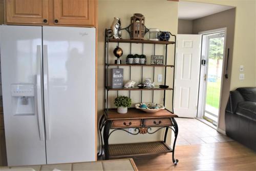 Harbor Village House | Updated Yacht Drive Town Home 952 1