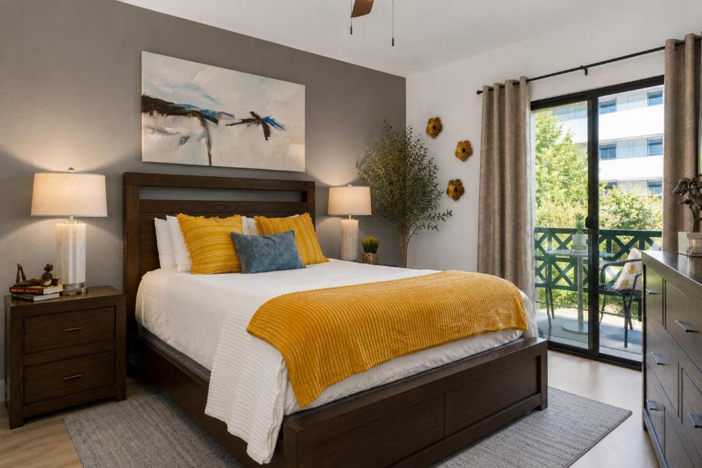 Central Scottsdale Apartment | Urban Cosmopolitan Suite Shopping District Upgraded