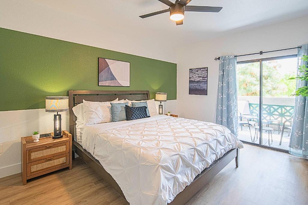 Kierland Apartment | Urban Promenade King Suite Walk to Kierland 1BR
