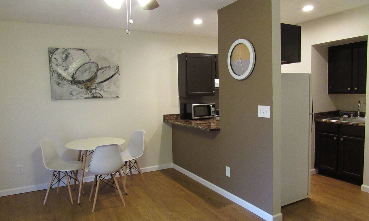 Prescott Valley Units Apartment | Vacation in a Mid-Century Mordern Style