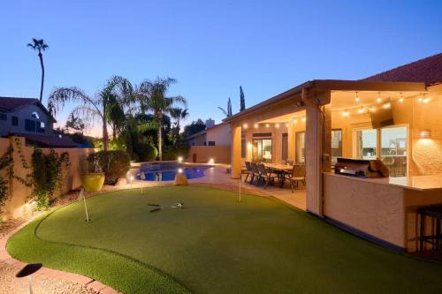 Paradise Park Vista House | Valletta-Sparkling Pool-Game Room-Putting Green